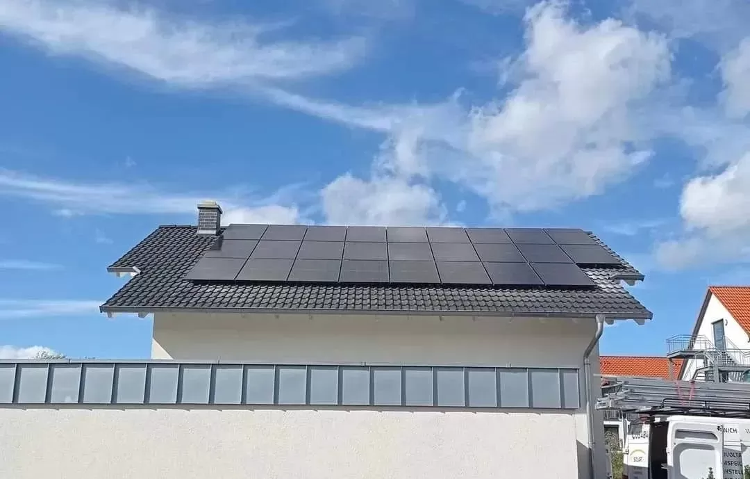 International project| YC solar full black aesthetics high-efficiency PV module encounters distributed households of German