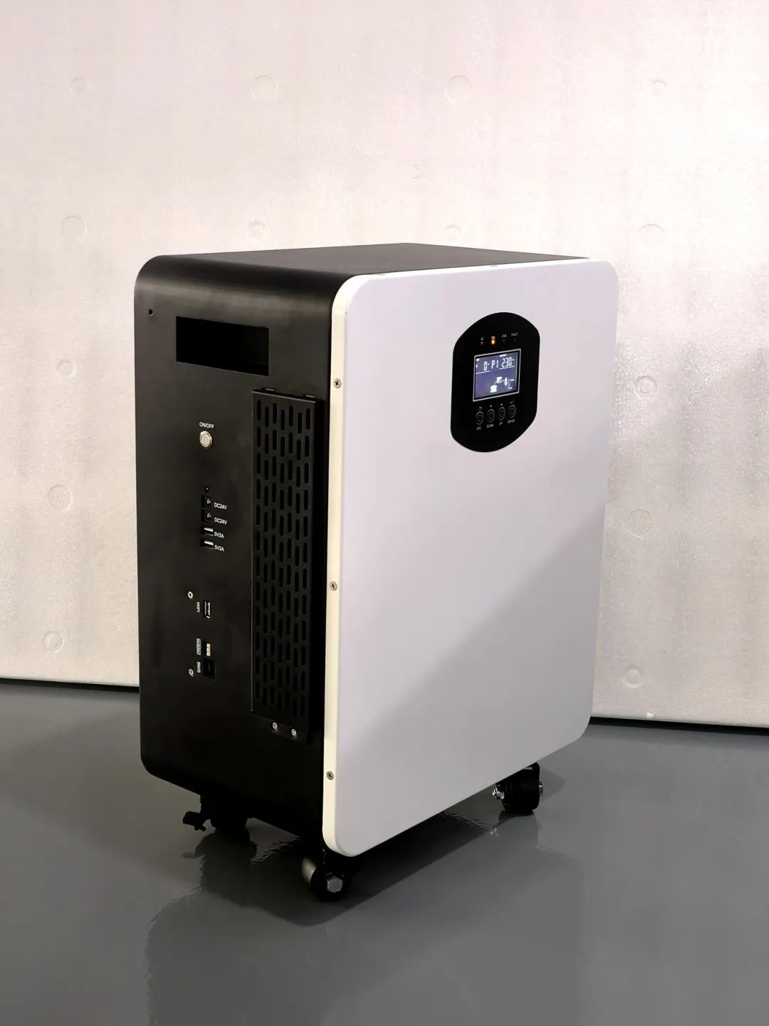 YC Solar's full-scenario green power solution debuts at the 4th China-Africa Economic and Trade Expo