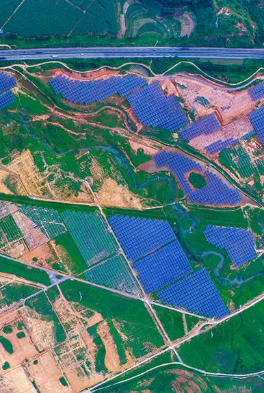 Utility-Scale SOLAR Utility-Scale SOLAR